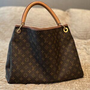 Louis Vuitton 'Artsy' LIKE NEW!